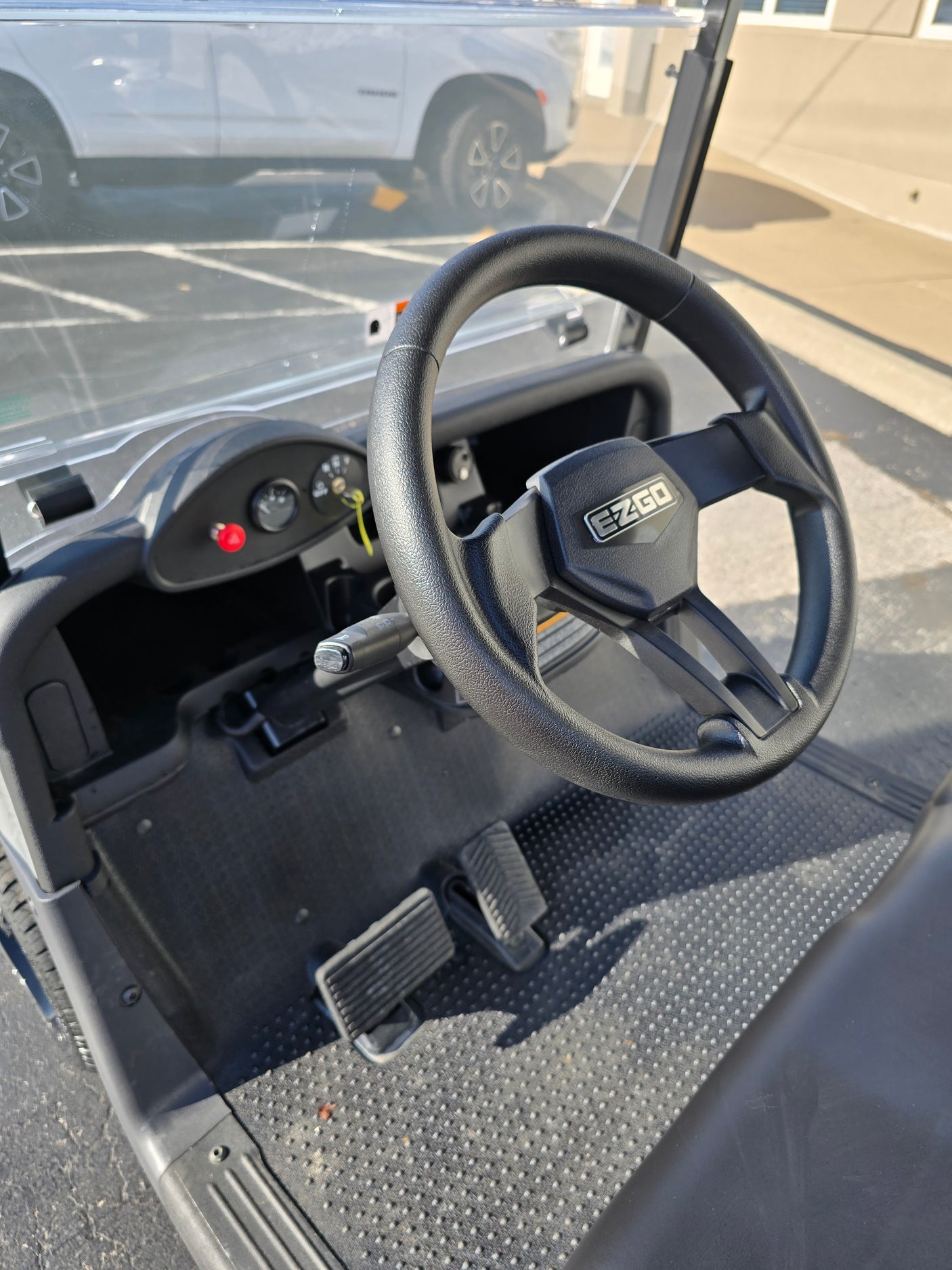 2020 Pre-Owned EZGO RXV - 4 Seater - Platinum